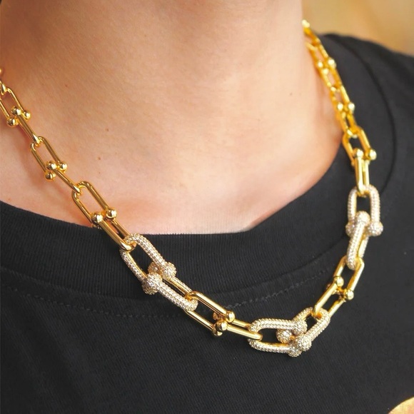 Elegant 14K Gold Plated Cubic Zirconia Graduated U Link Chain Necklace - Picture 4 of 8